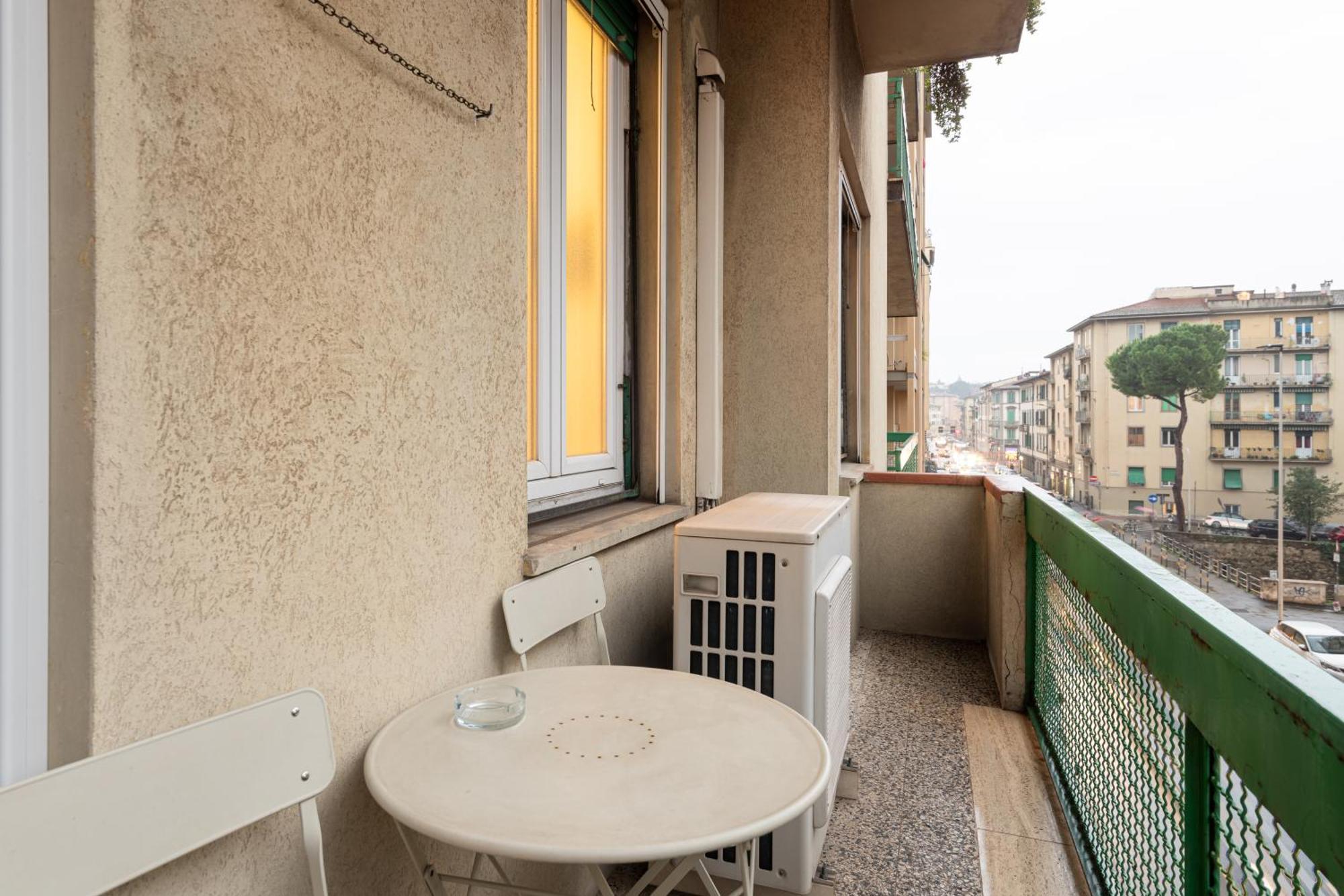 Comfortable Apartment 10 Minutes From City Center Floransa Dış mekan fotoğraf